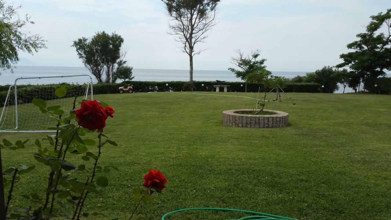 Villa Sea Esta Марониа Екстериор снимка
